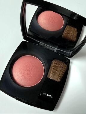 CHANEL Blush Compact in 71 Malice